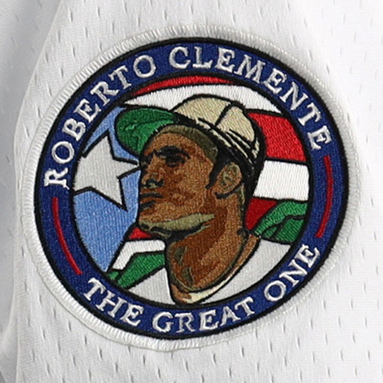 Circular patch featuring Roberto Clementes portrait in a cap, with ROBERTO CLEMENTE THE GREAT ONE and Puerto Rican flag—ideal for EFF fans or anyone collecting the Roberto Clemente Santurce Cangrejeros Replica Mesh Jersey.