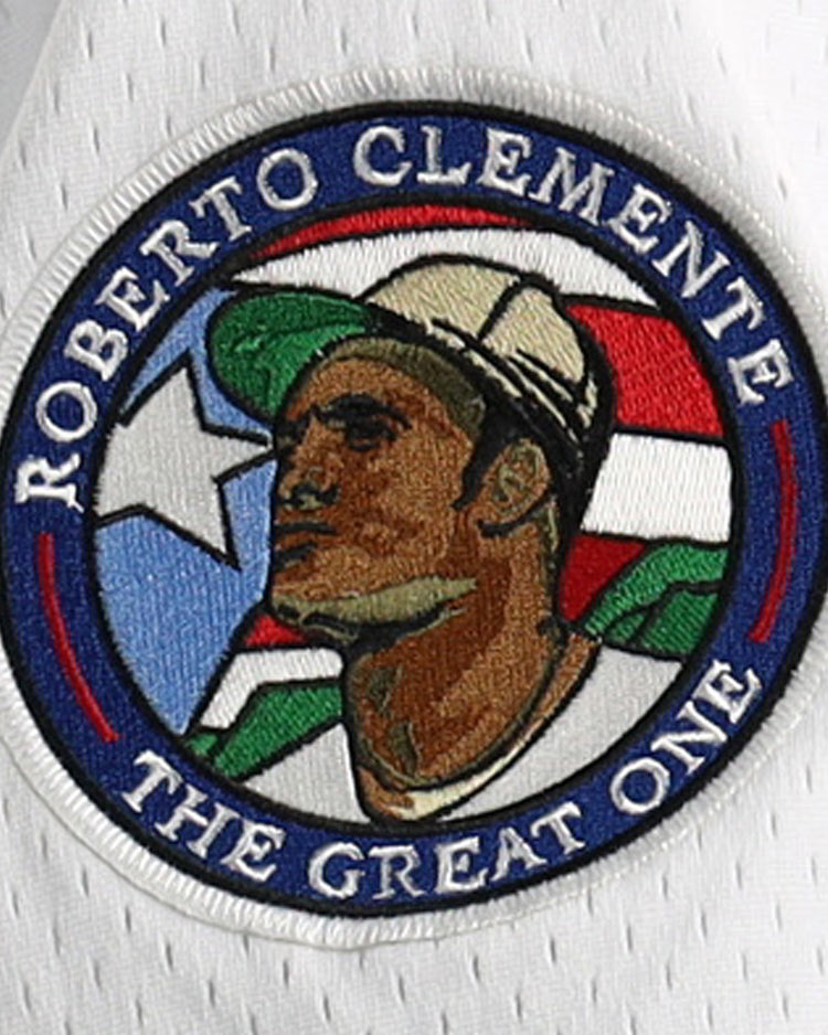 Circular patch featuring Roberto Clementes portrait in a cap, with ROBERTO CLEMENTE THE GREAT ONE and Puerto Rican flag—ideal for EFF fans or anyone collecting the Roberto Clemente Santurce Cangrejeros Replica Mesh Jersey.