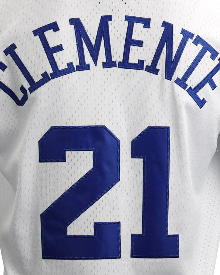 The back of an EFF Roberto Clemente Santurce Cangrejeros Vintage Inspired NL Replica Button-Up Mesh Jersey in white mesh with blue lettering, featuring Clemente above the number 21.