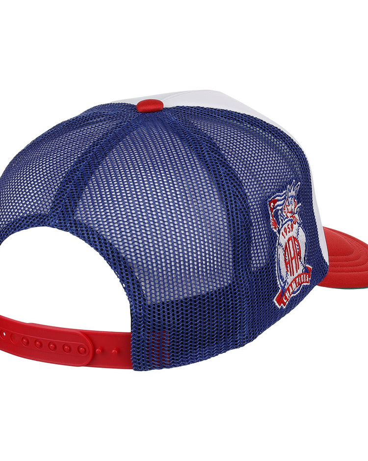 The EFF Havana Sugar Kings Vintage Foam Trucker features a red adjustable snapback, blue mesh sides and back, white front panel, red bill, and a colorful patch with statue and USA text celebrating Havana baseball history.